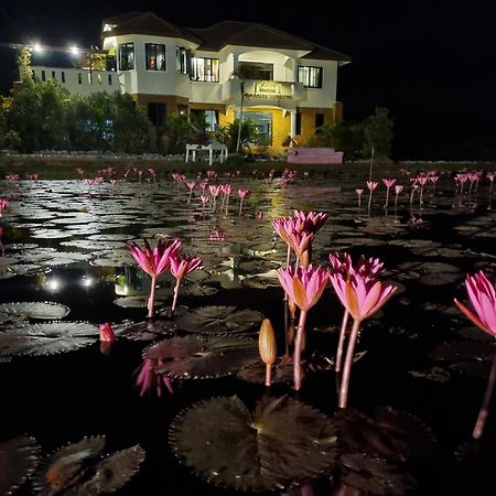 Bua Daeng Homestay Resort Kumphawapi Eksteriør bilde