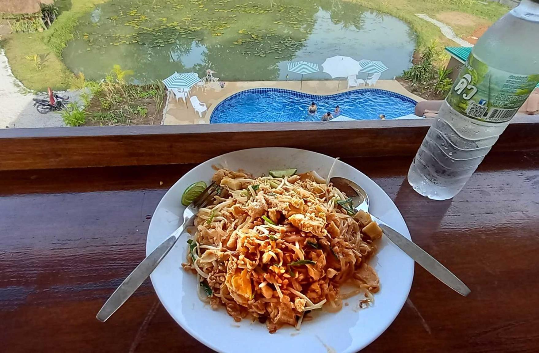 Bua Daeng Homestay Resort Kumphawapi Eksteriør bilde