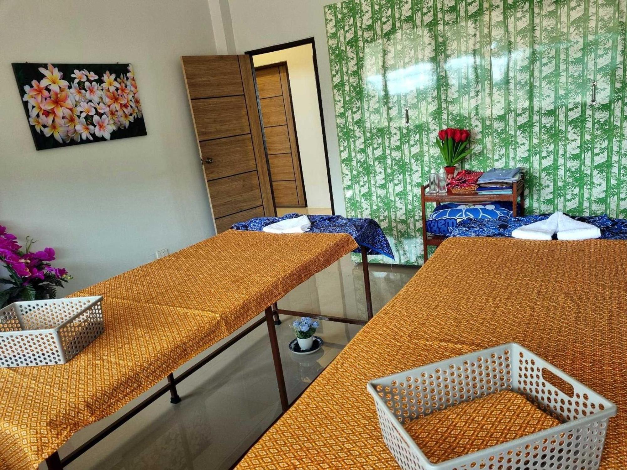 Bua Daeng Homestay Resort Kumphawapi Eksteriør bilde