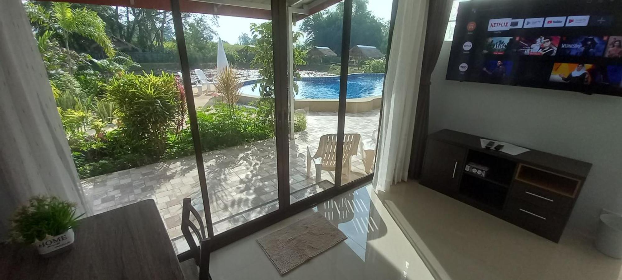 Bua Daeng Homestay Resort Kumphawapi Eksteriør bilde