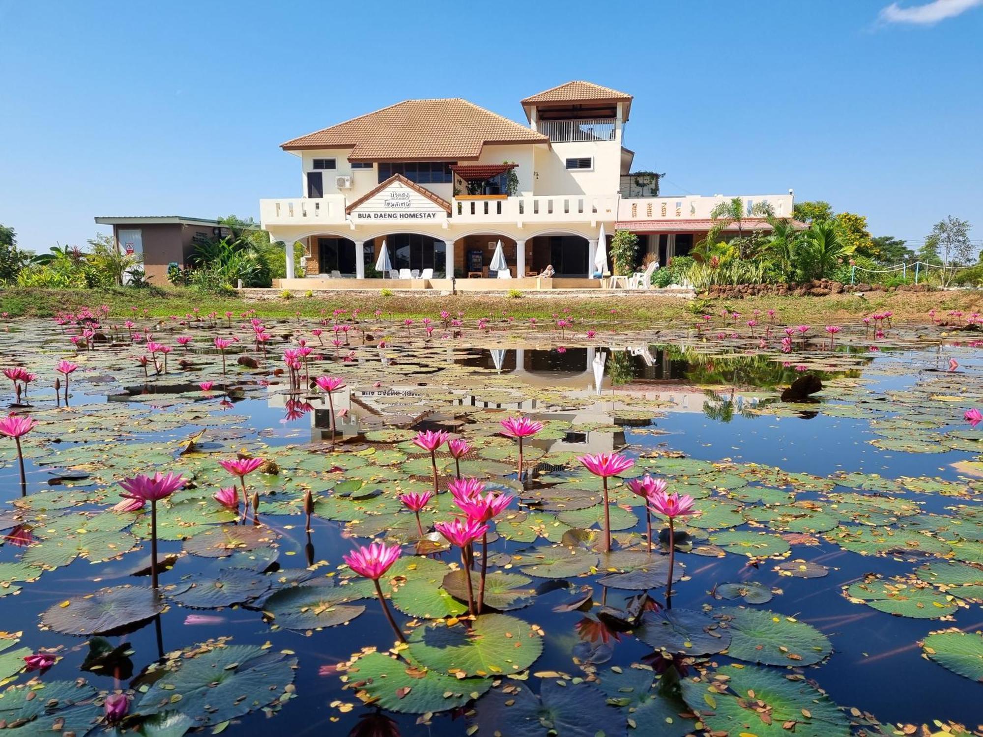 Bua Daeng Homestay Resort Kumphawapi Eksteriør bilde